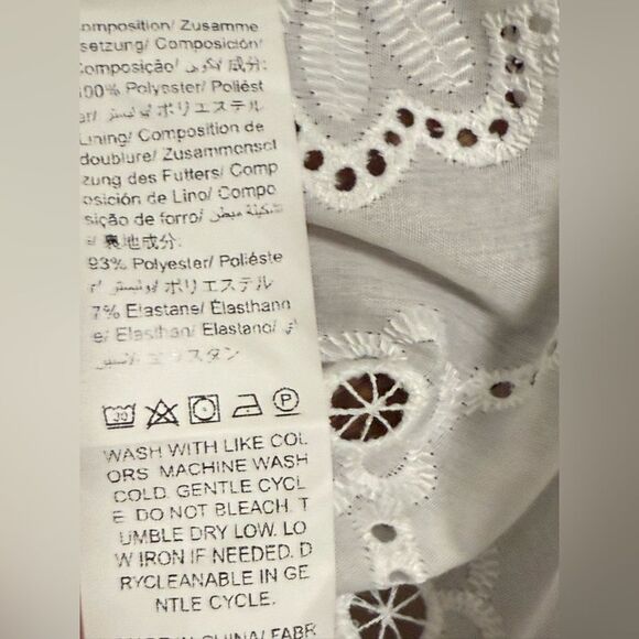 NWT Eyelet Embroidered White Long Sleeve Women’s Blouse. Size Small. - Picture 10 of 10
